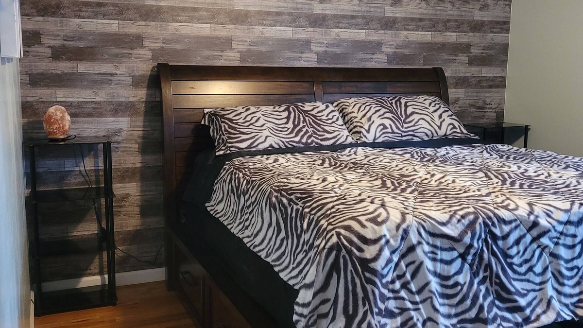 Weequahic Apartment | Charming 2-bedroom apt less than 10 minutes away from EWR and 25 mins from NYC