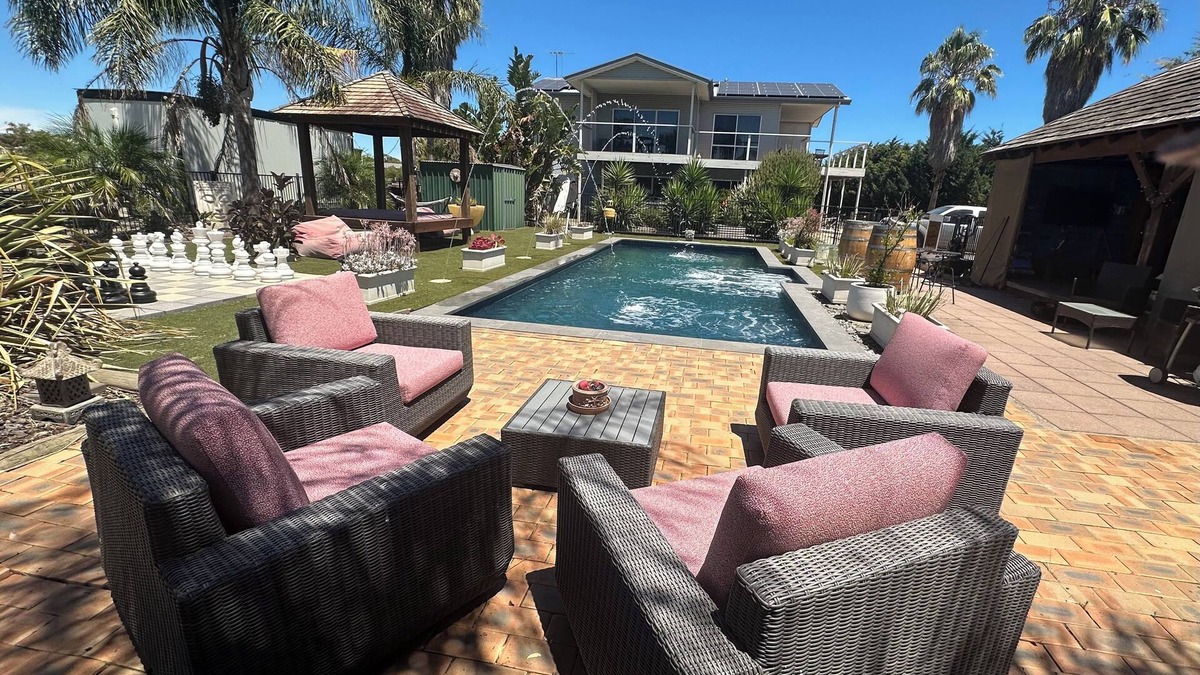 McLaren Vale House | Charming 2-bedroom house with pool, massage chair & more in McLaren Vale