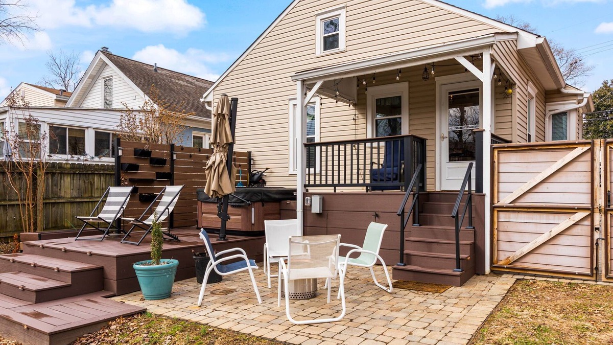Highlands Douglass House | Charming 2-bedroom bungalow in desirable Louisville Highlands neighborhood