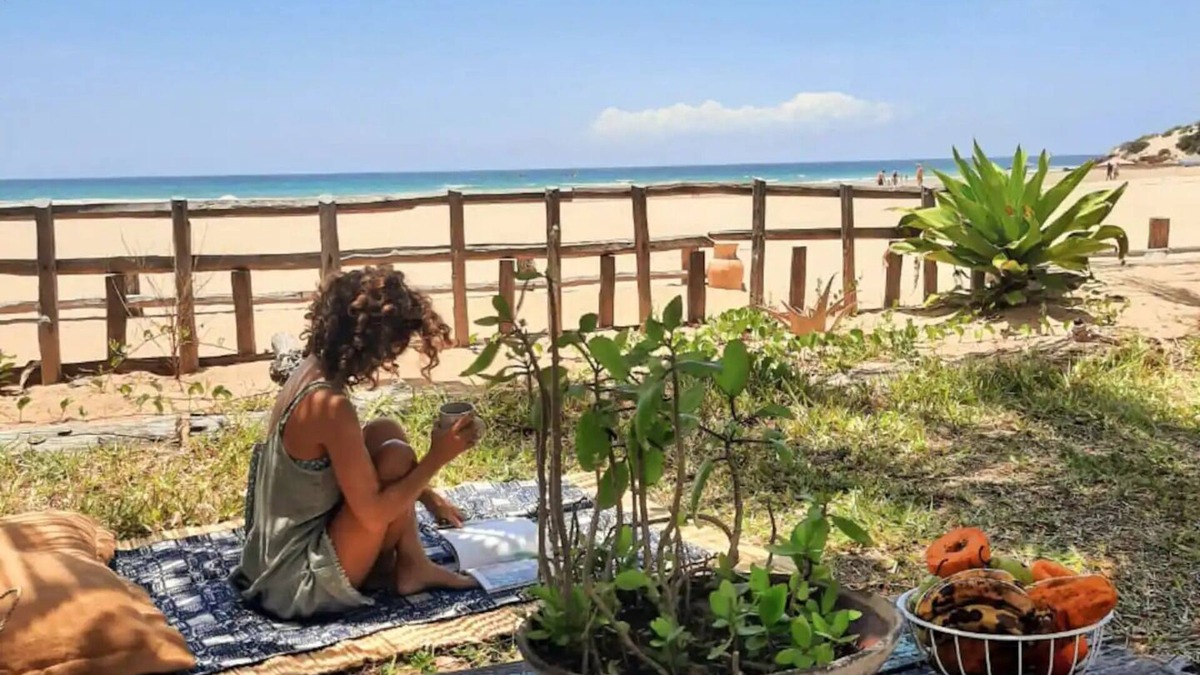 Tofo House | Charming 2-bedroom beach house with WiFi and AC