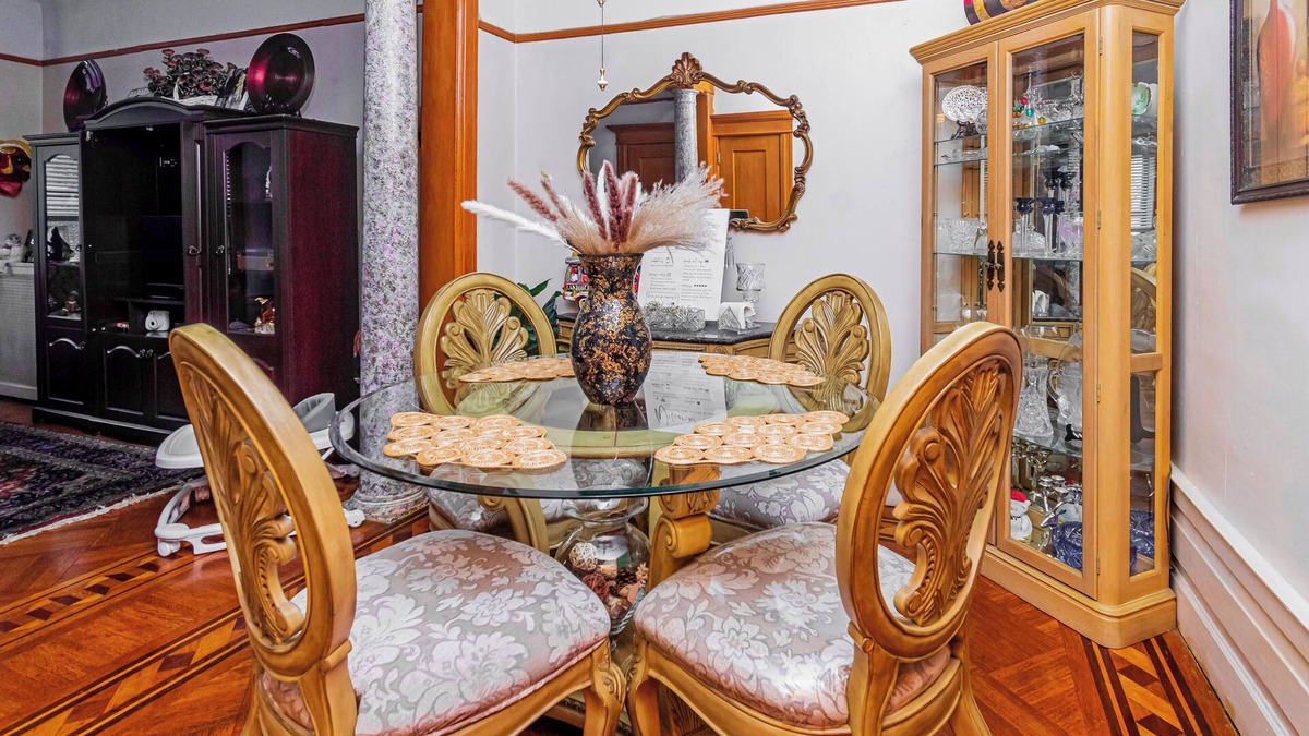 Bedford-Stuyvesant House | Charming 2-bedroom Brownstone with Bar and Balcony in enchanting Brooklyn