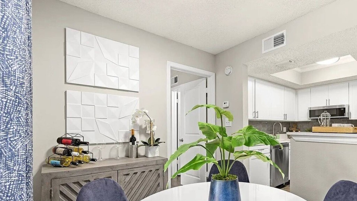 Sun Bay South House | Charming 2-bedroom building with WiFi, fitness room in fantastic Tampa