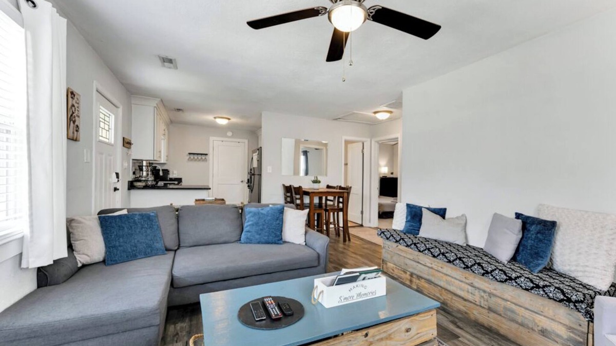 Bayview House | Charming 2-bedroom bungalow in marvelous Norfolk with AC 30 days +