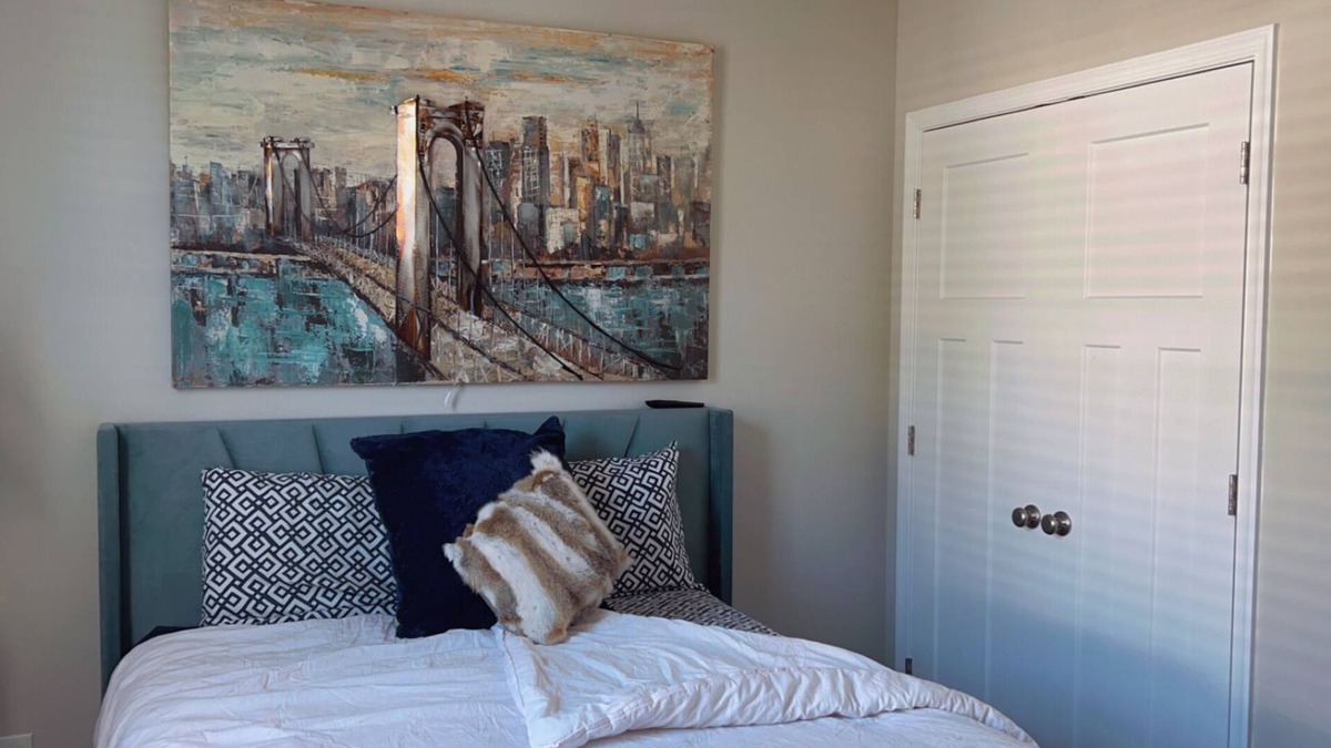 Carrollton Condo | Charming 2-bedroom condo with WiFi, AC in brilliant Carrollton 10 min from beach