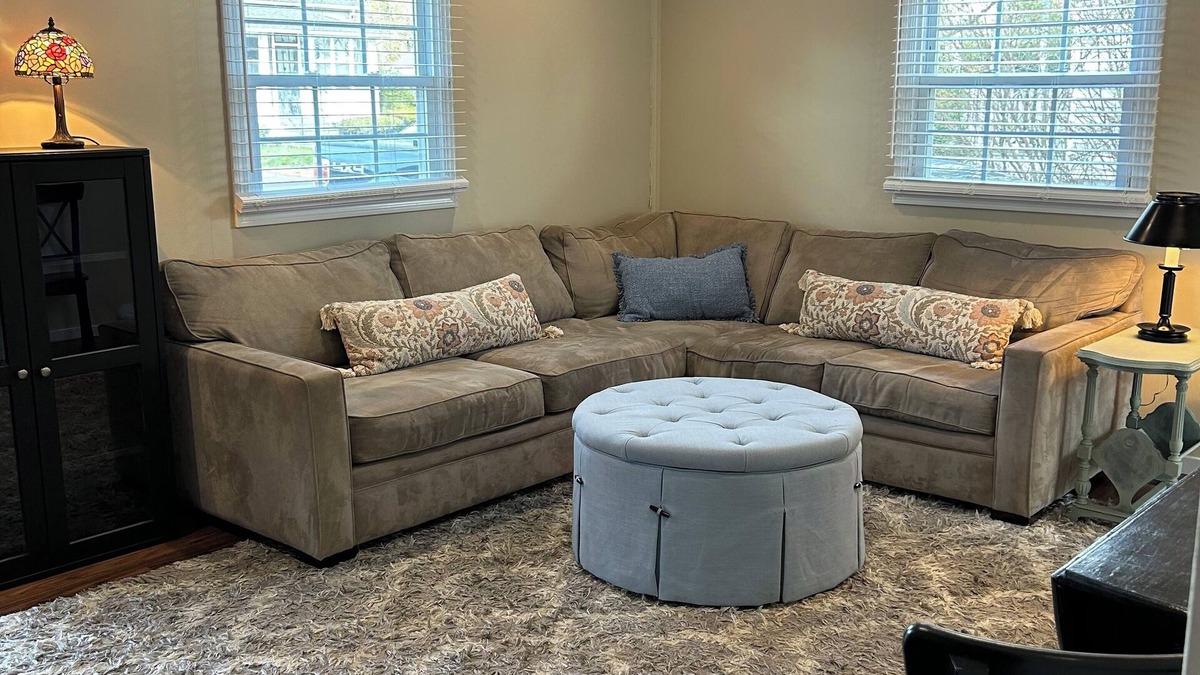 Melrose Cottage | Charming 2-bedroom cottage in fantastic Longmeadow with AC, WiFi & fenced yard