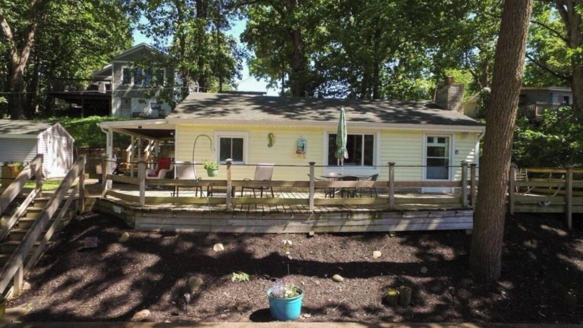 Monticello Cottage | Charming 2-bedroom cottage in peaceful Monticello with AC, WiFi