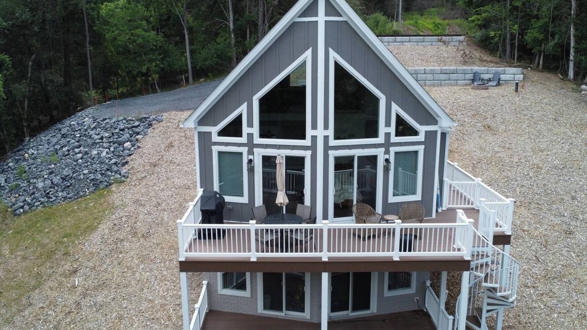 Rileyville Cottage | Charming 2-bedroom cottage in Rileyville with WiFi and AC