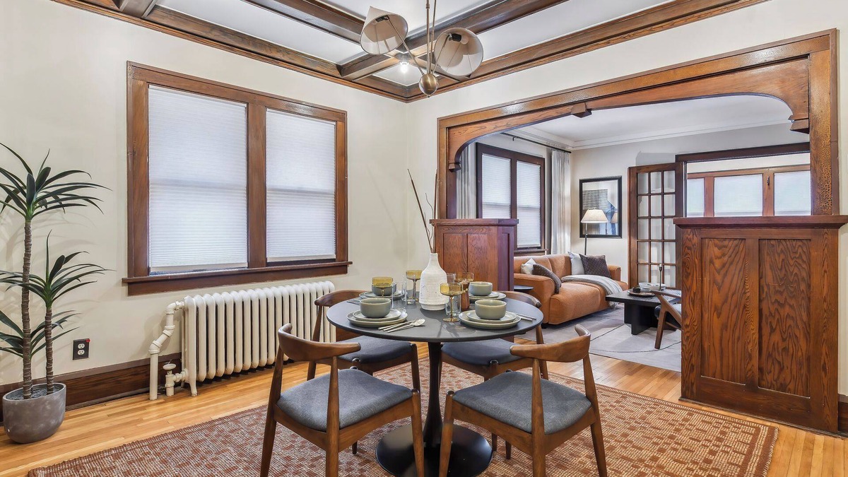 Summit - University Condo | Charming 2-bedroom condo in wonderful Saint Paul with Balcony