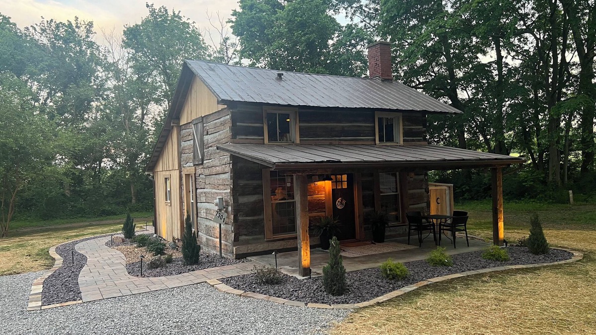 Wadesville Cabin | Charming 2-bedroom cabin in enchanting Wadesville with Heat, AC, WiFi, Hot Tub