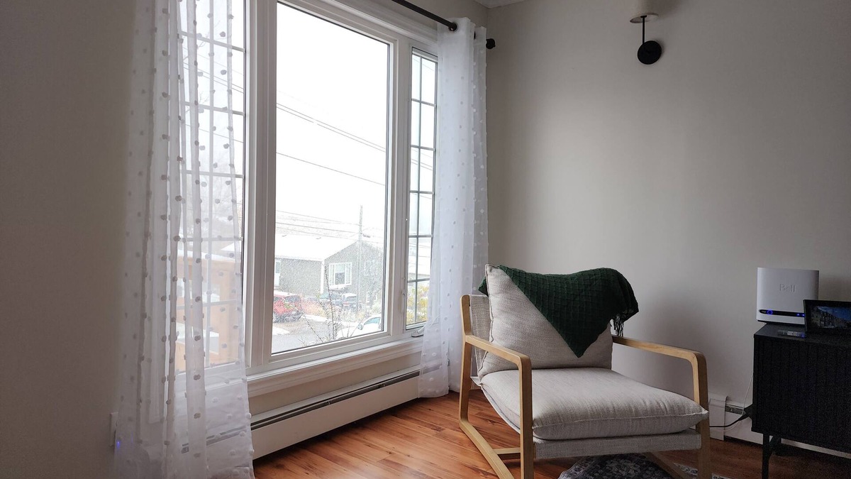Corner Brook House | Charming 2-bedroom bungalow in awesome Corner Brook with WiFi, AC