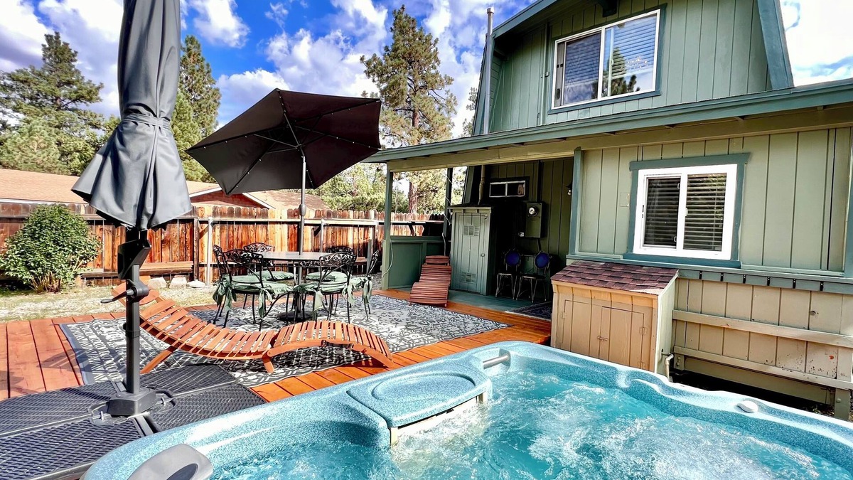 Big Bear City Cabin | Charming 2-bedroom cabin with WiFi, fenced yard, family friendly w/hot tub