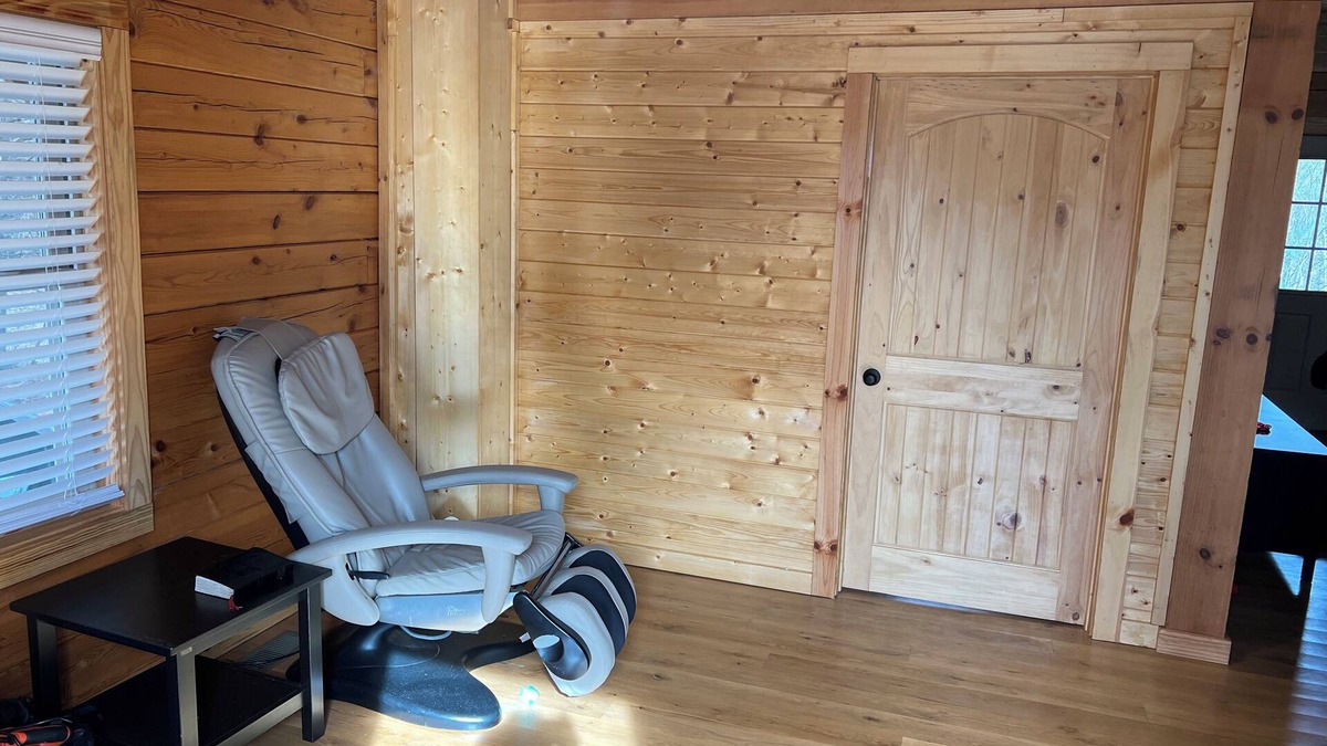 Woodlawn Cabin | Charming 2-bedroom cabin in Woodlawn/Galax VA with modern features