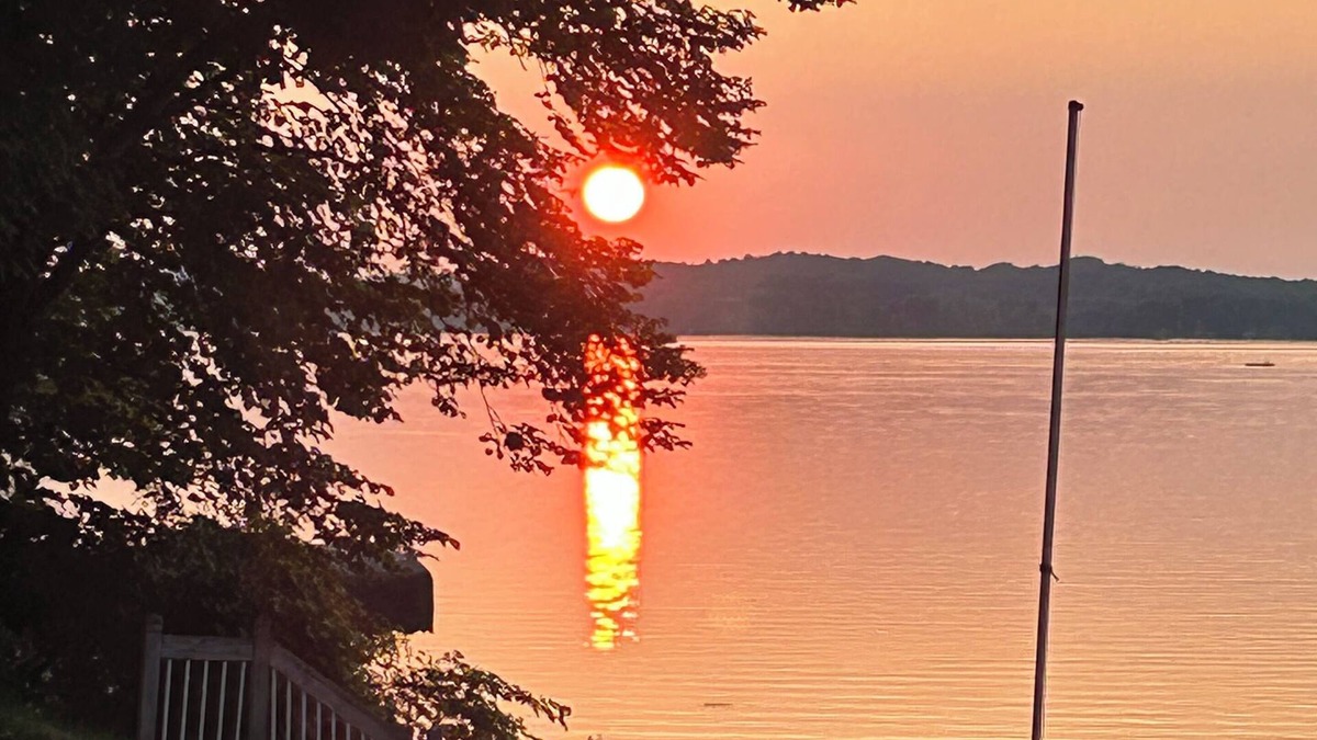 Elysian Cabin | Charming 2-bedroom cabin on beautiful Lake Francis in Elysian, MN