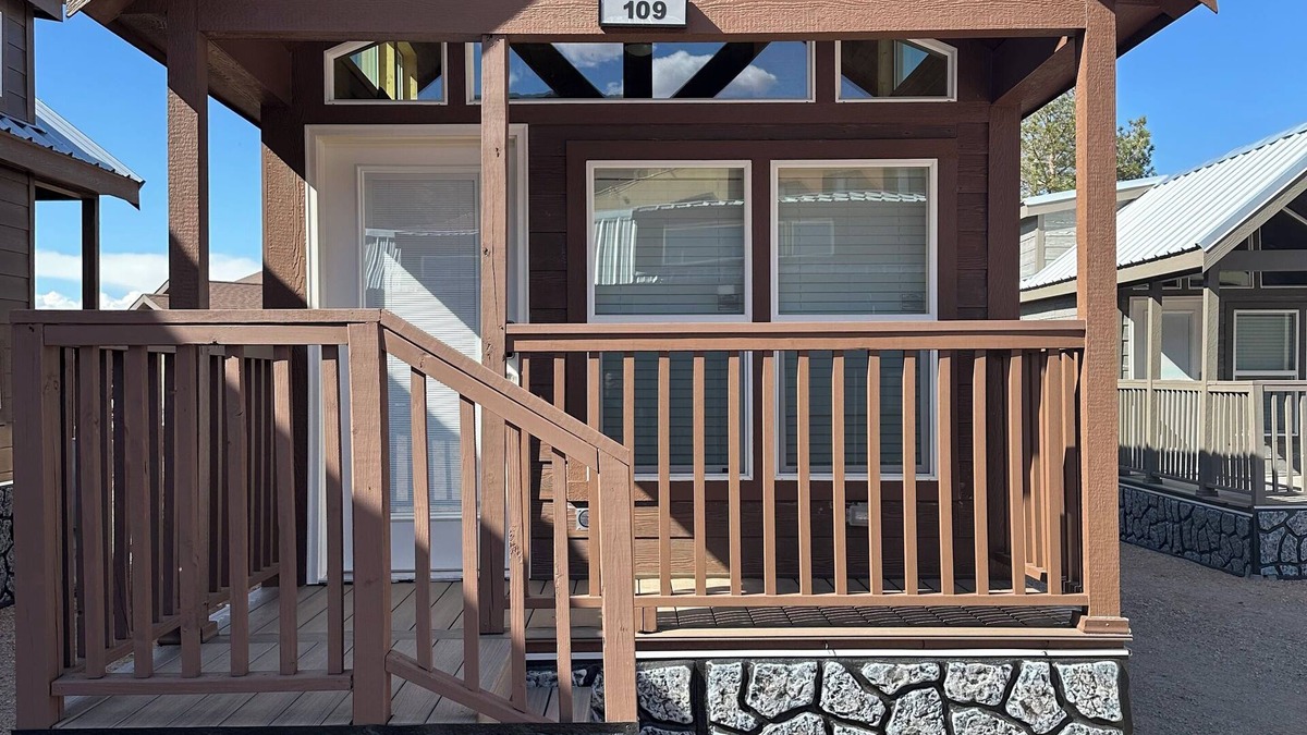 Moab South Valley Cabin | Charming 2-bedroom cabin #109 in fabulous Moab with AC, Wi-Fi