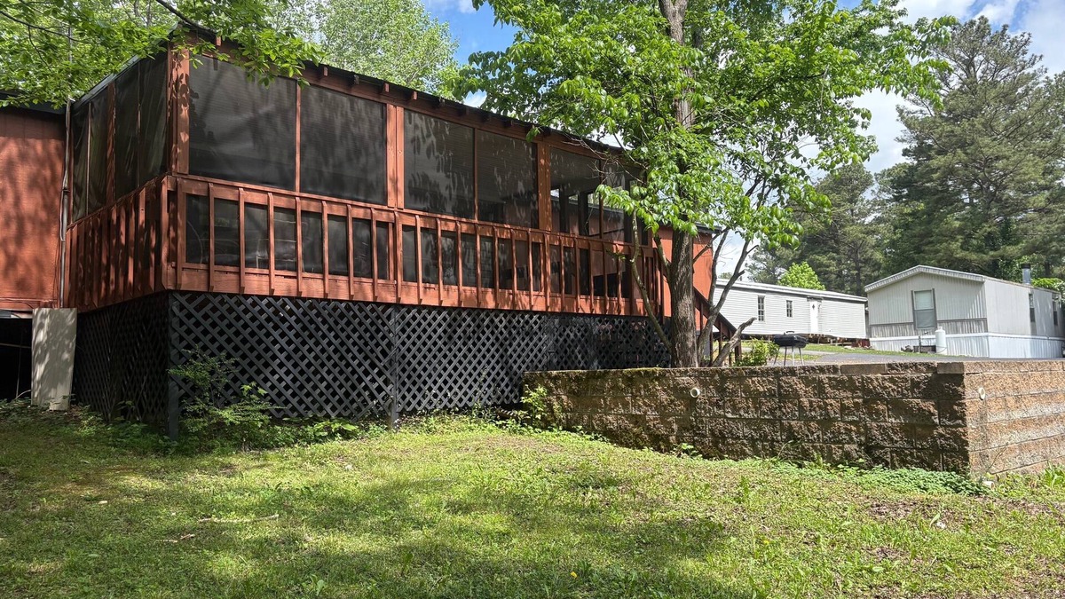 Camden House | Charming 2-bedroom cabin #10 in resort with great fishing & boating on KY Lake