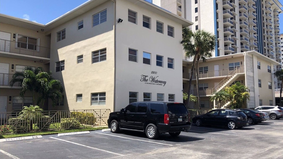 South Lake Condo | Charming 2-bedroom condo with WiFi, AC in fantastic Hollywood