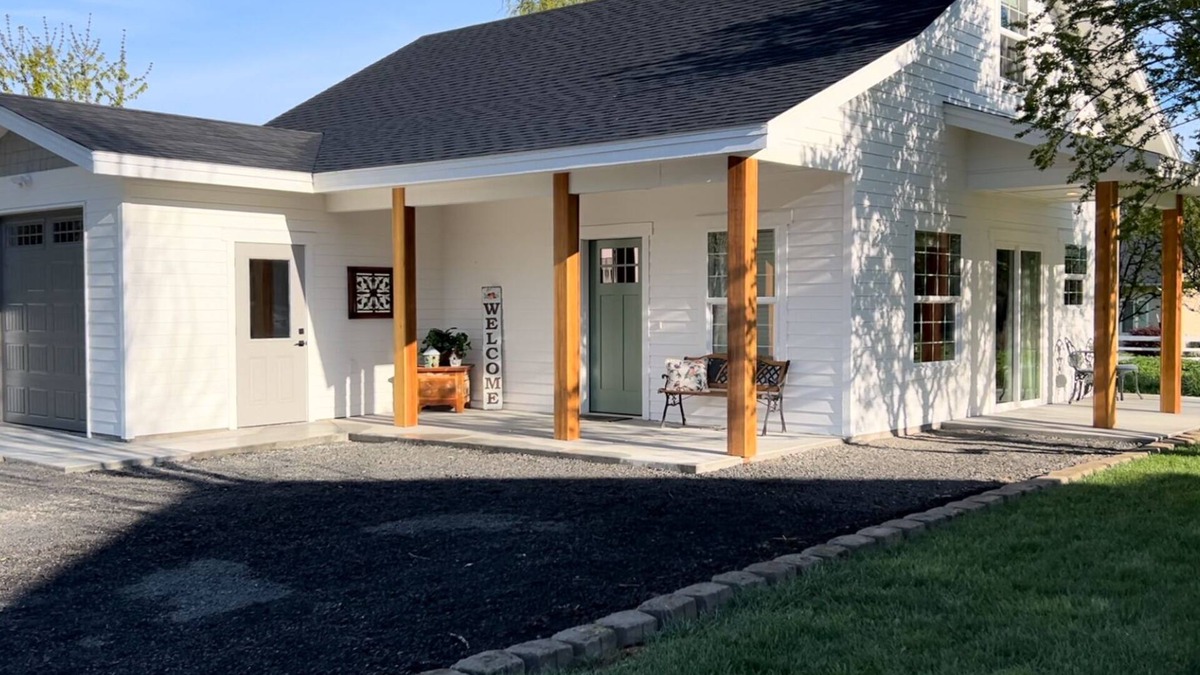 Waitsburg Cottage | Charming 2-bedroom cottage in welcoming Waitsburg with WiFi, AC