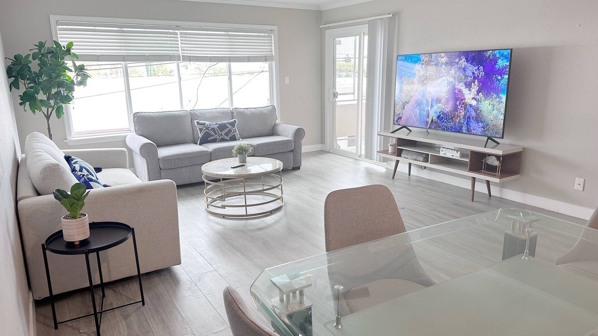 Northwest Torrance Condo | Charming 2-bedroom condo in pleasant Torrance with Pool