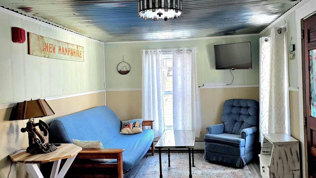Weirs Beach Condo | Charming 2-bedroom condo with WiFi, AC in delightful weirs beach Laconia