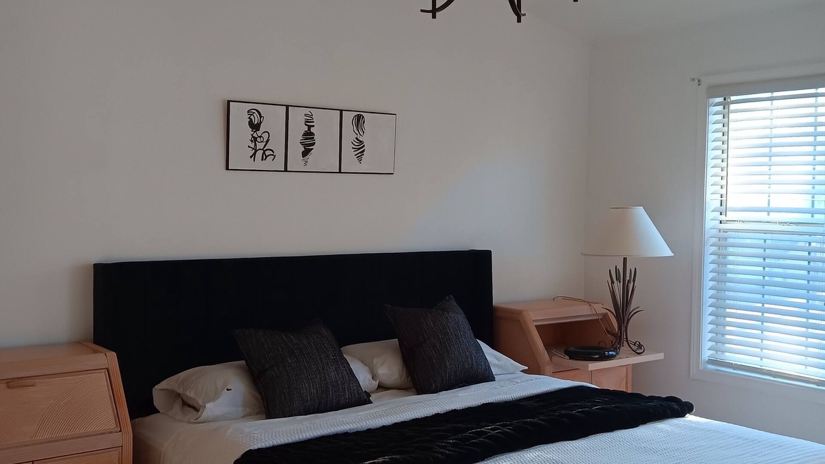 Colonial Charters Condo | Charming 2-bedroom condo with WiFi, AC in terrific Longs