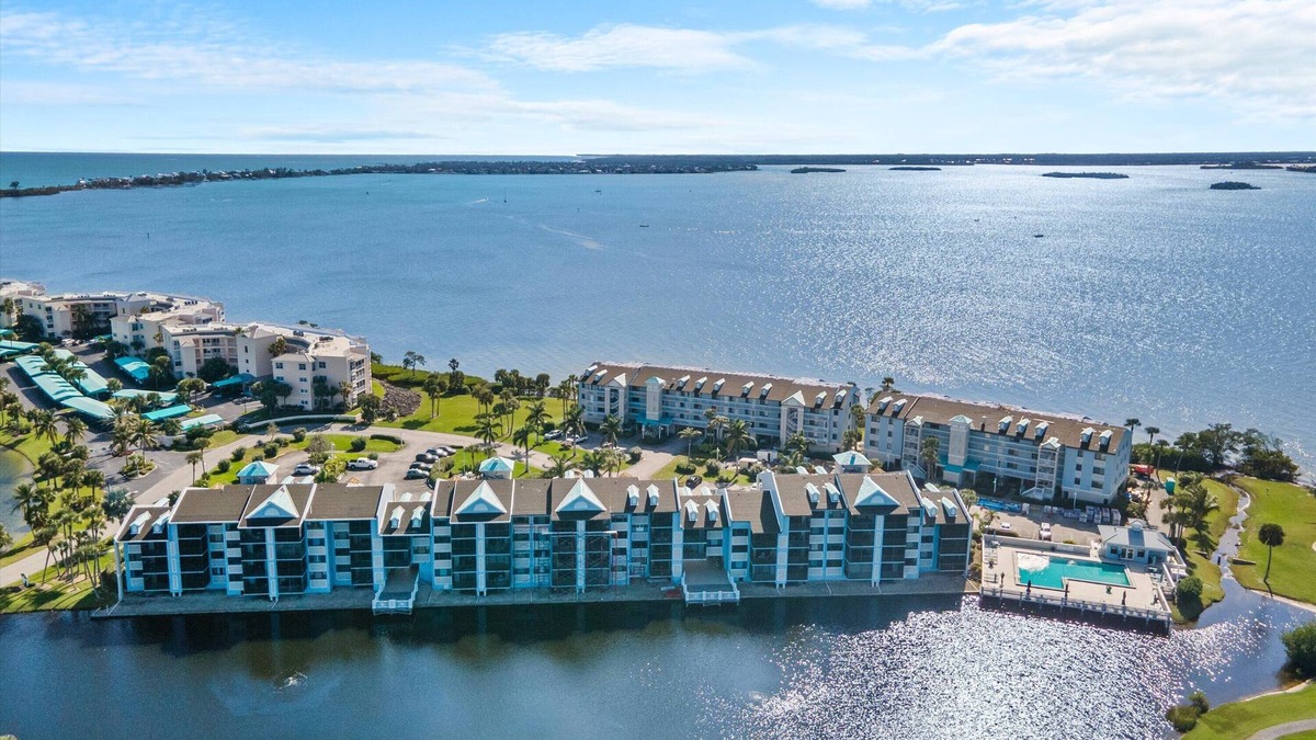 Stuart Condo | Charming 2-bedroom condo in delightful Stuart with WiFi, AC