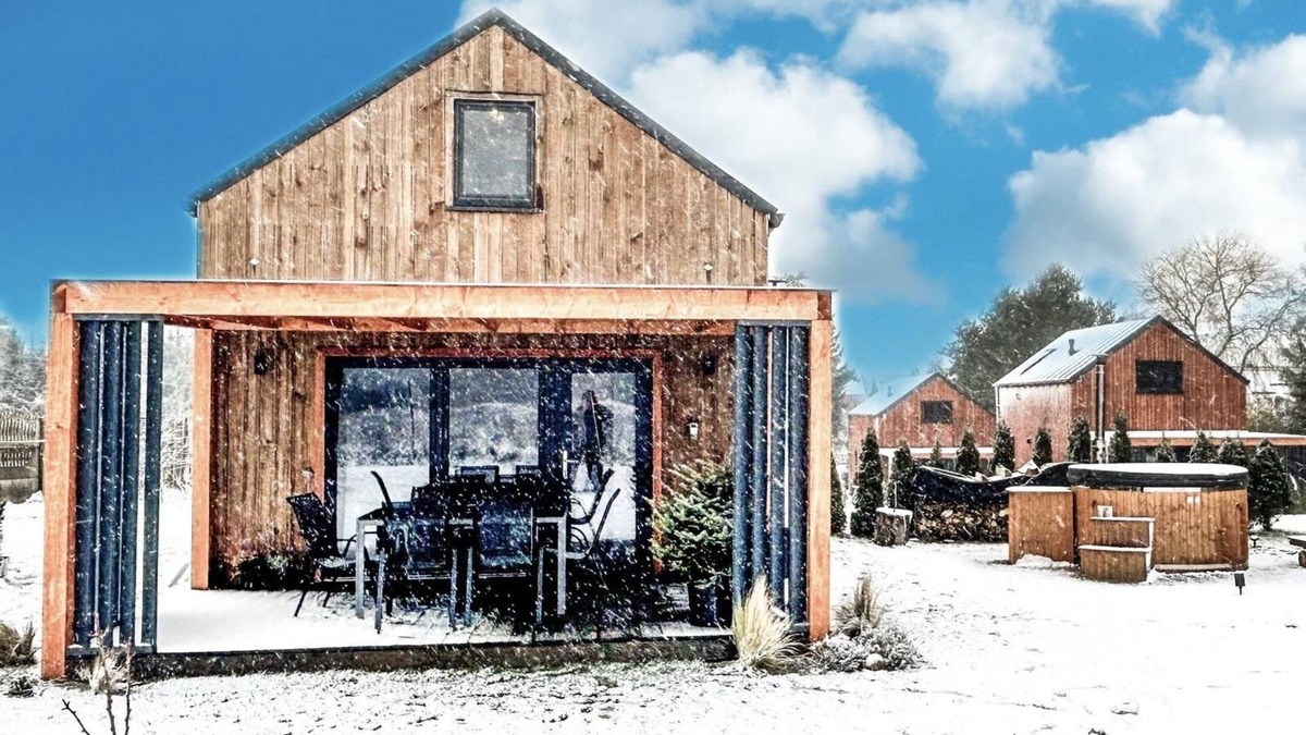 Kolczewo Cottage | Charming 2-bedroom cottage in Kołczewo with WiFi and AC