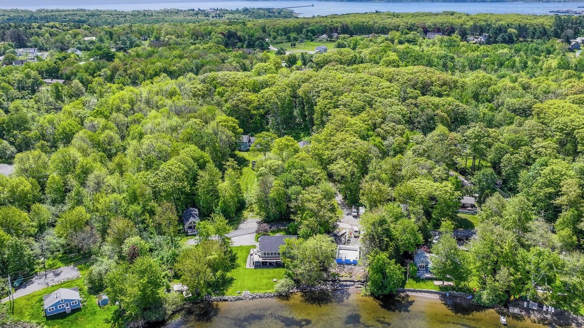 Rockland Cottage | Charming 2-bedroom cottage with WiFi, AC in picturesque Rockland