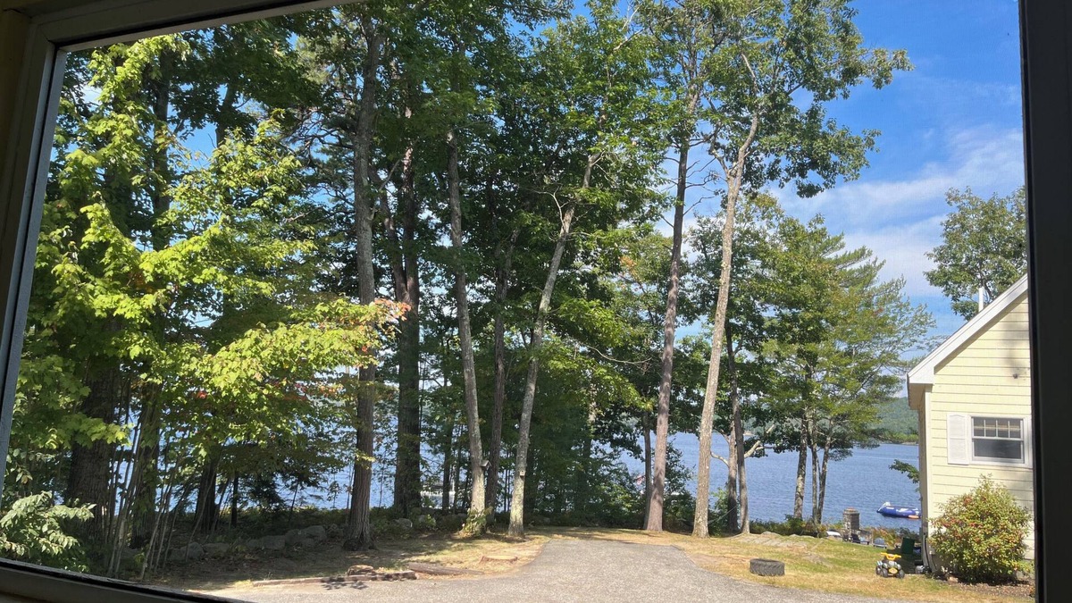 Naples Cottage | Charming 2-bedroom cottage on Long Lake in Naples ME