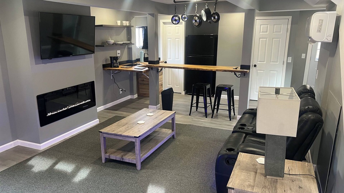Keene Cottage | Charming 2-bedroom cottage in peaceful Warsaw with WiFi, AC