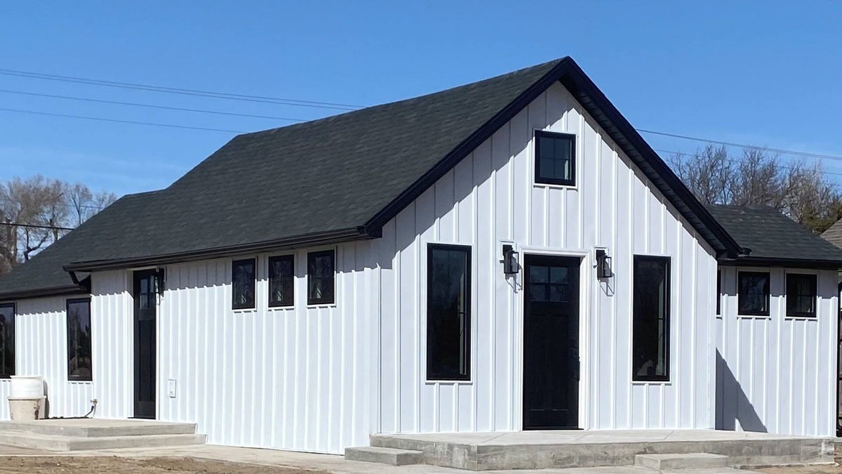 Leoti Cottage | Charming 2-bedroom cottage with WiFi, AC in Leoti