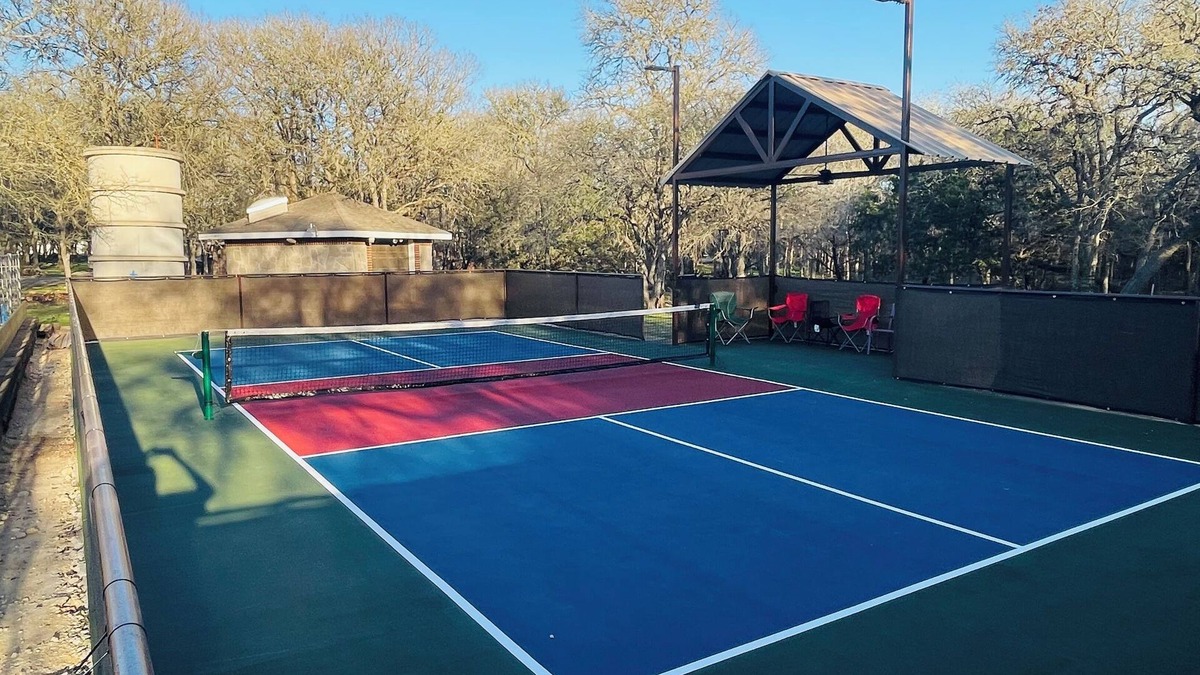 Boerne House | Charming 2-bedroom country guest house in beautiful Boerne with many amenities