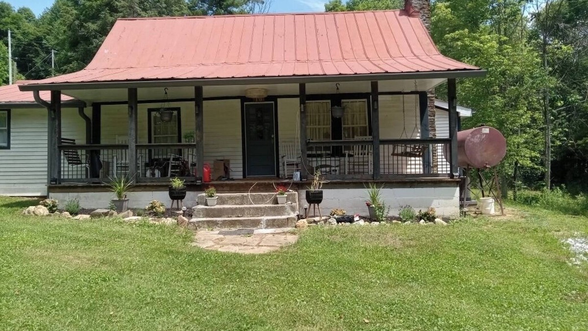 Burnsville House | Charming 2-bedroom historic house set on 2 acres with a meandering stream.