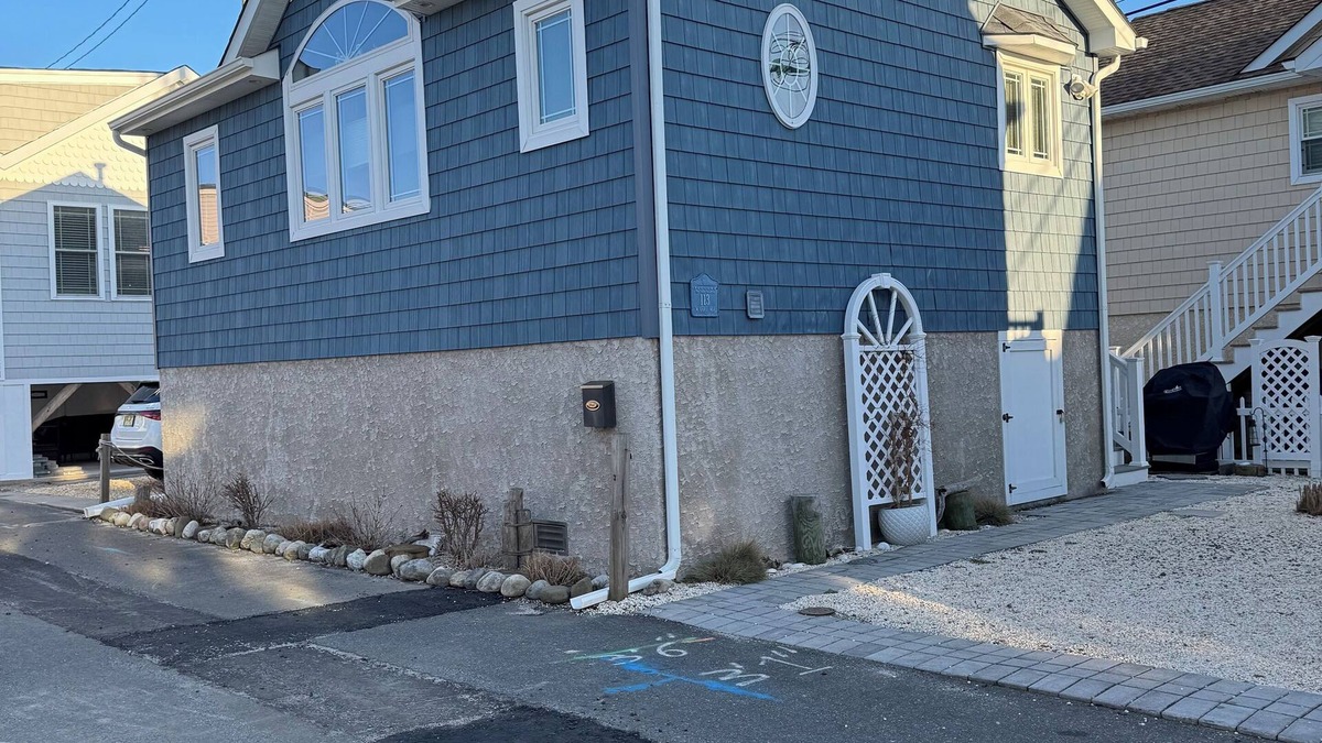 Ocean Beach III House | Charming 2-bedroom house in welcoming Lavallette with WiFi, AC
