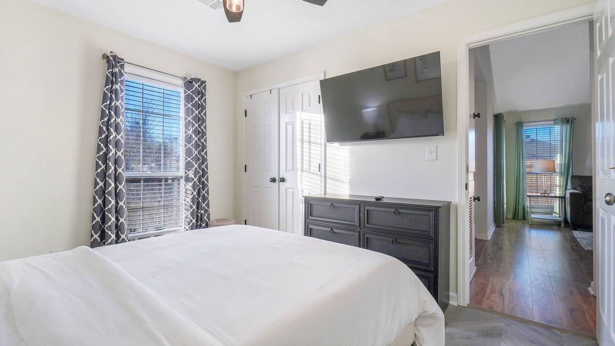 Gunter Afs House | Charming 2-Bedroom Home.Pet Friendly.2 Min From Baptist East