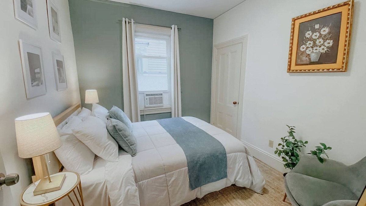 Fox Point House | Charming 2-bedroom house super close to Brown & RISD, Wayland Square