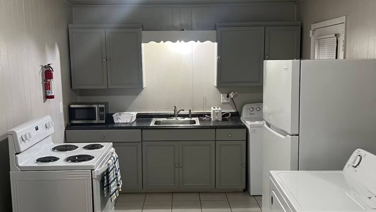 Paw Creek House | Charming 2-bedroom Haven. 10 minutes from Uptown.