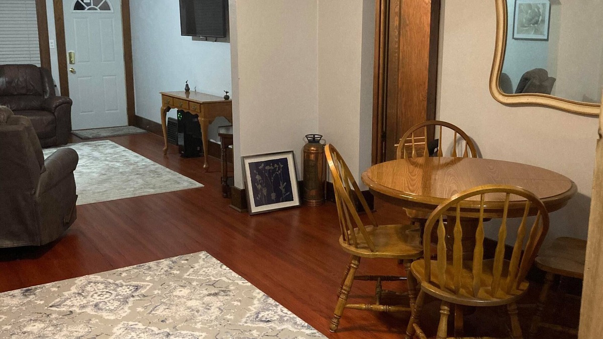 La Crosse House | Charming 2-bedroom house with WiFi, AC in delightful La Crosse