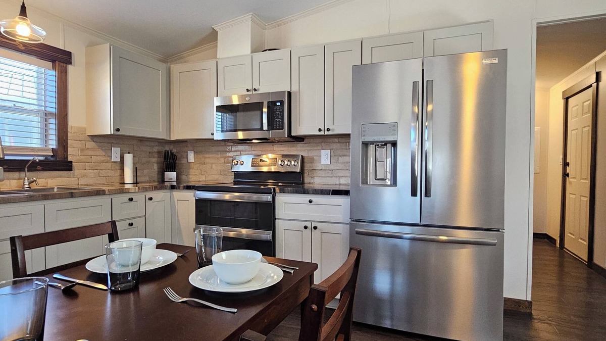 Red Cloud House | Charming 2-bedroom house with WiFi, AC in Red Cloud