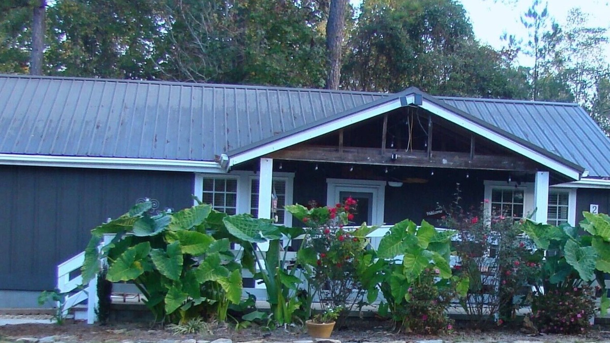 Tallassee House | Charming 2 bedroom home in Tallassee, Alabama near Lake Martin