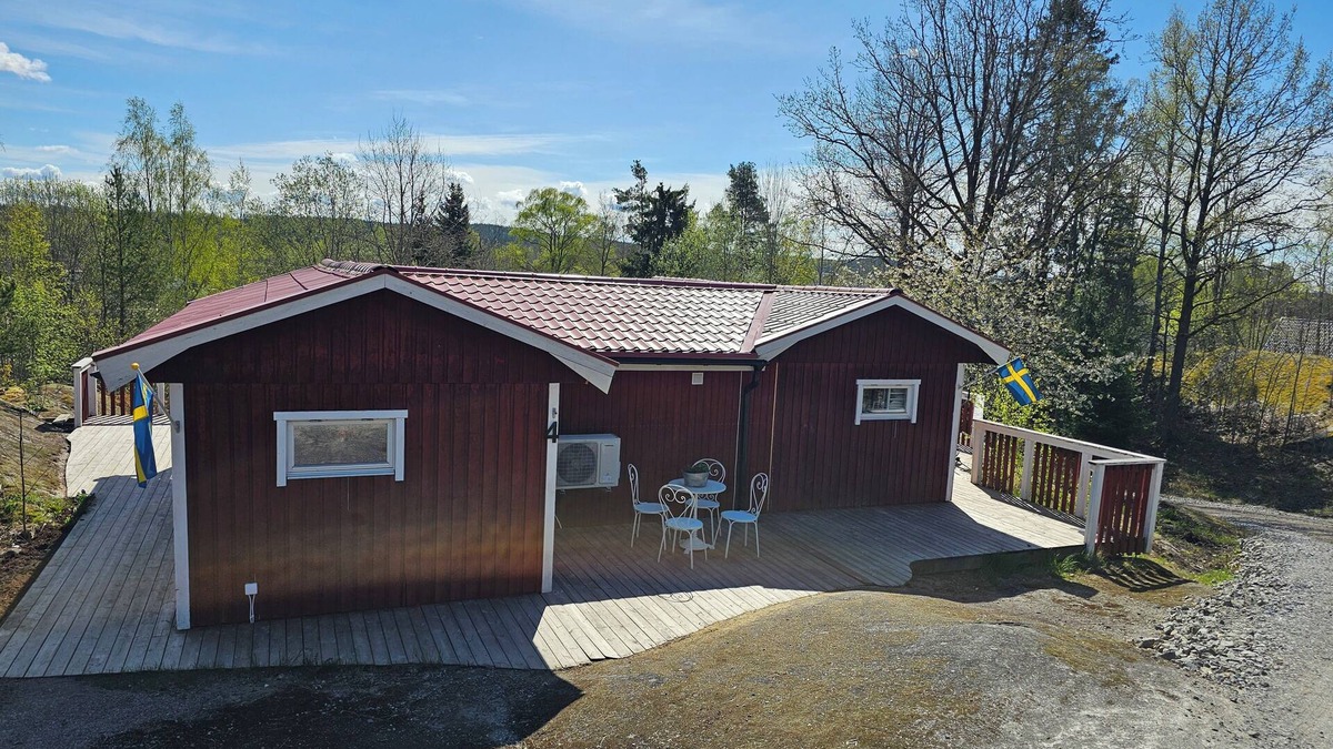 Ammeberg House | Charming 2-bedroom house with 6 beds , free WiFi near Vättern in Åmmeberg