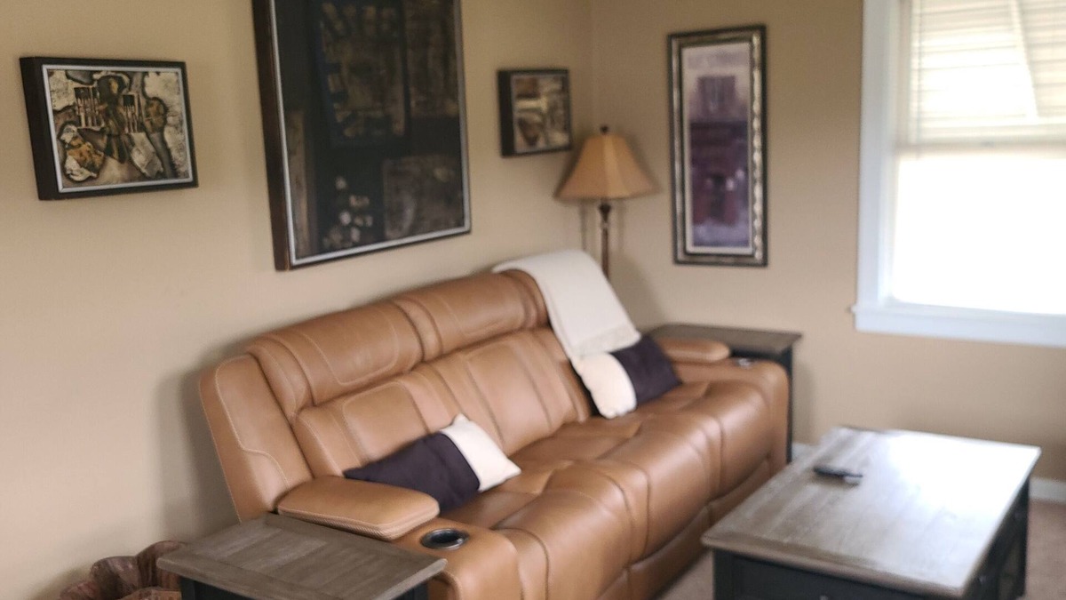 Natrona House | Charming 2-bedroom house with WiFi and AC in delightful Cheswick