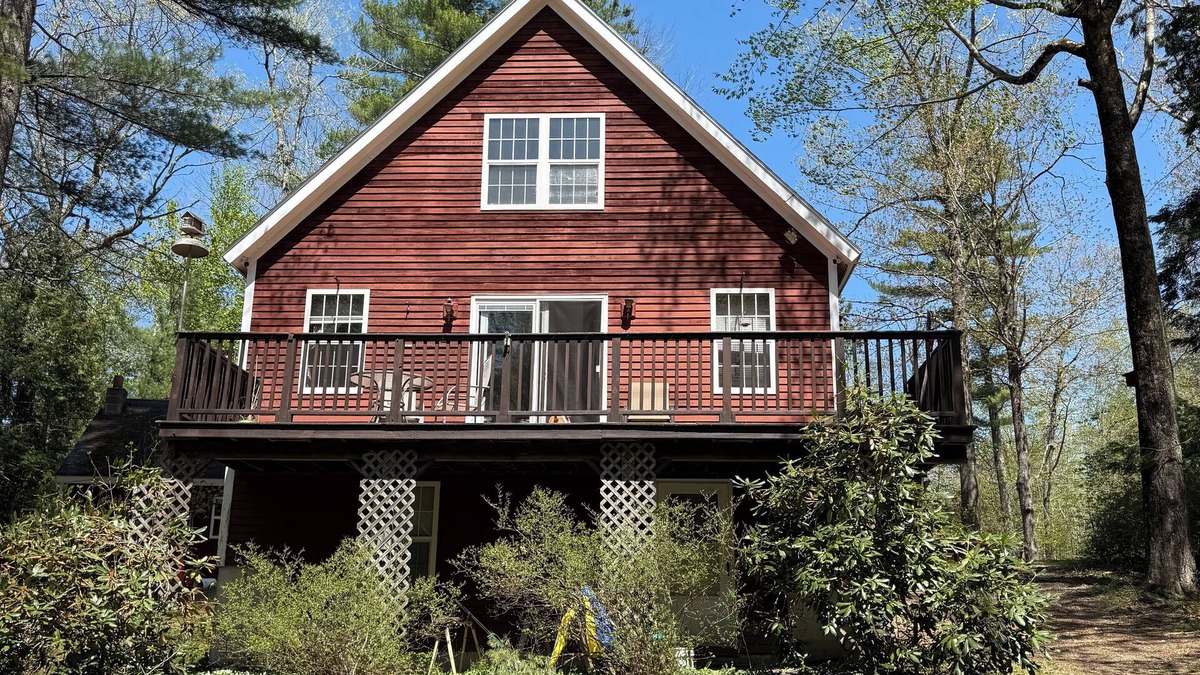 Falmouth House | Charming 2-bedroom house with AC, WiFi in lovely Falmouth