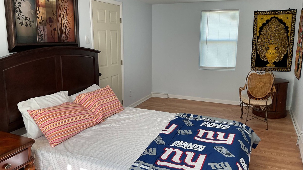 Holbrook House | Charming 2-bedroom house in delightful Holbrook with AC