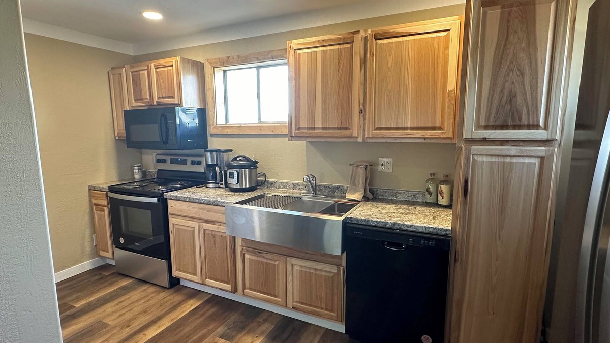 Pendleton House | Charming 2-bedroom house with WiFi, AC in fabulous Pendleton