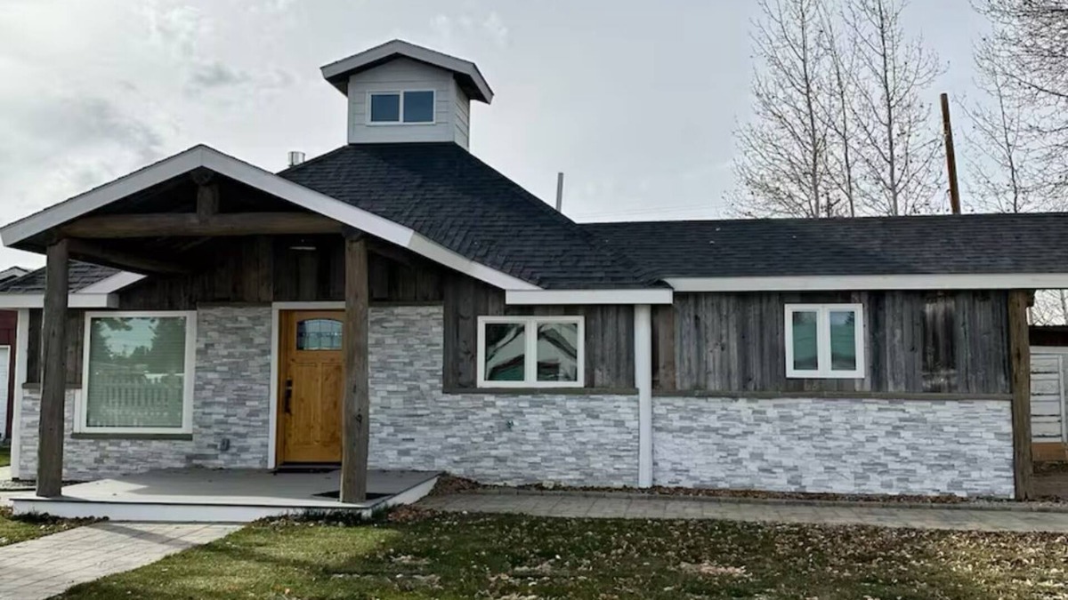 Pinedale House | Charming 2-bedroom house in Pinedale with WiFi