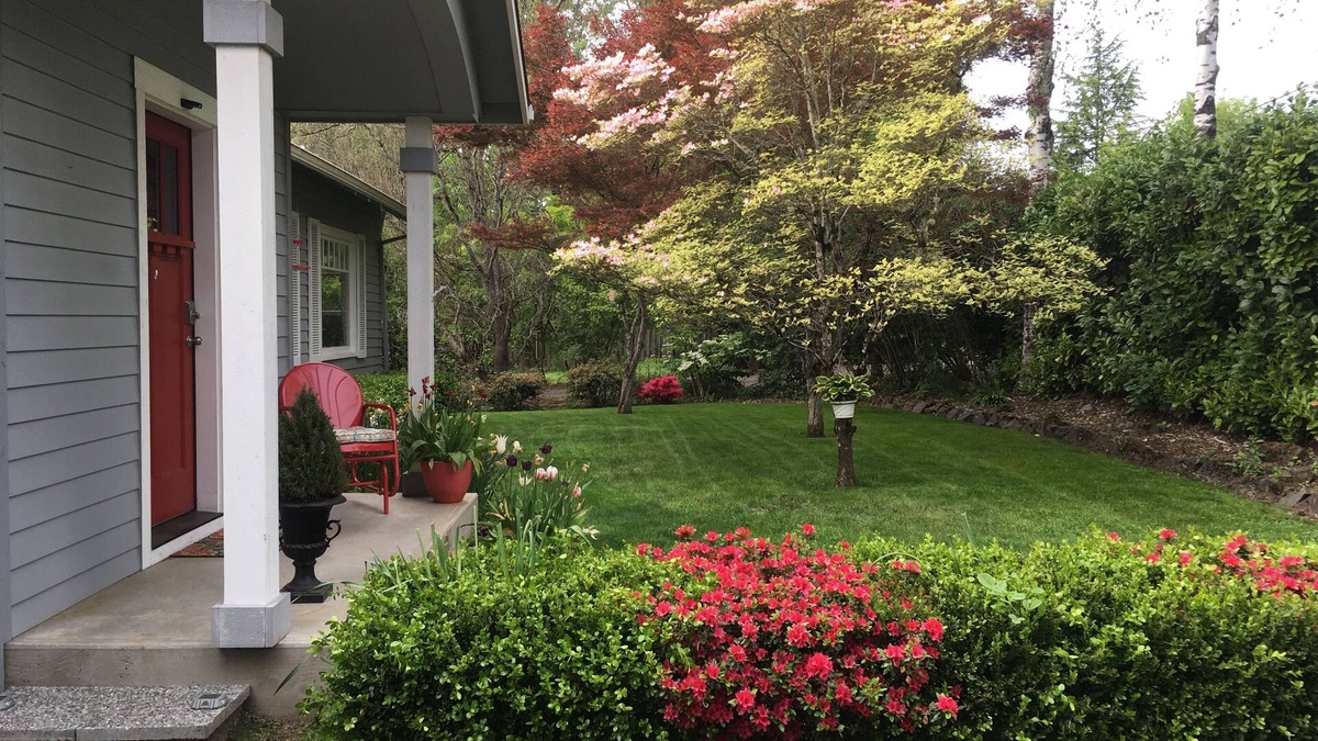 Garden Home-Whitford House | Charming 2-bedroom house in historic SW Portland Garden-Home neighborhood