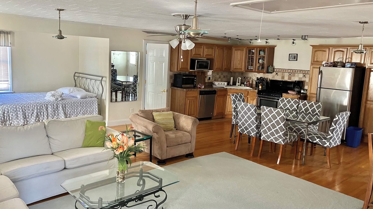 Red Bank House | Charming 2-bedroom house in lovely Red Bank with WiFi, AC sleeps eight