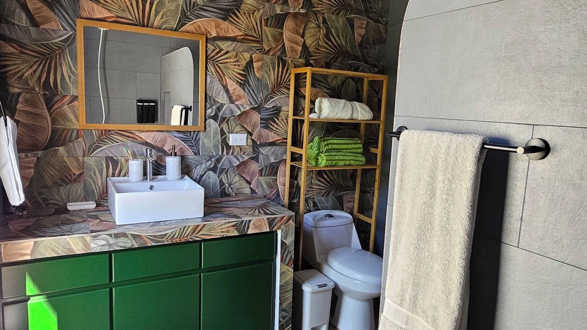 Parrita House | Charming 2-bedroom house with WiFi, AC in serene Parrita