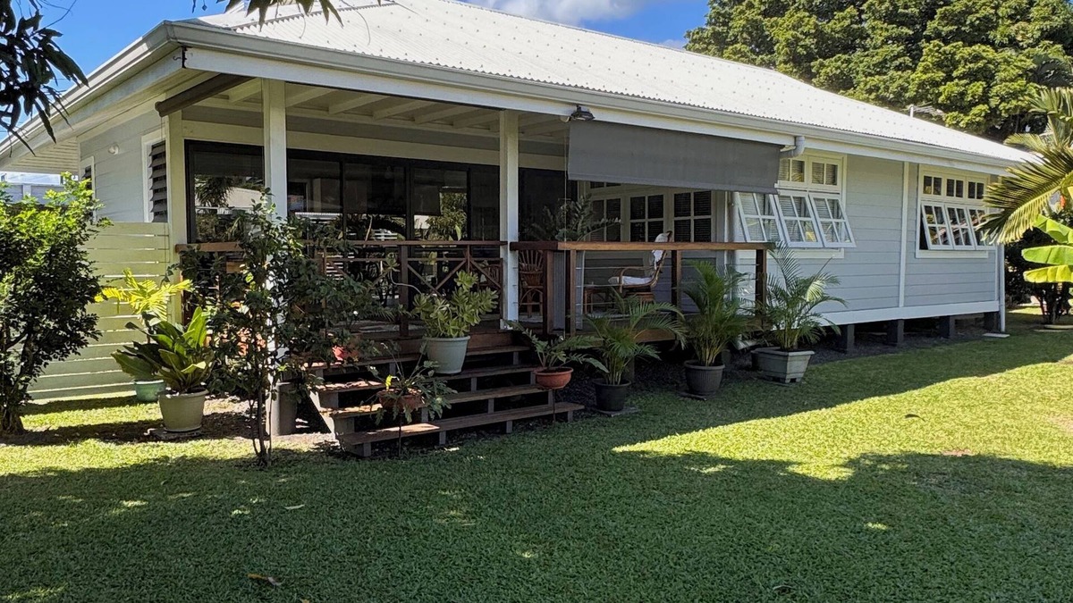 Papeete House | Charming 2-bedroom house in welcoming Papeete with WiFi, AC