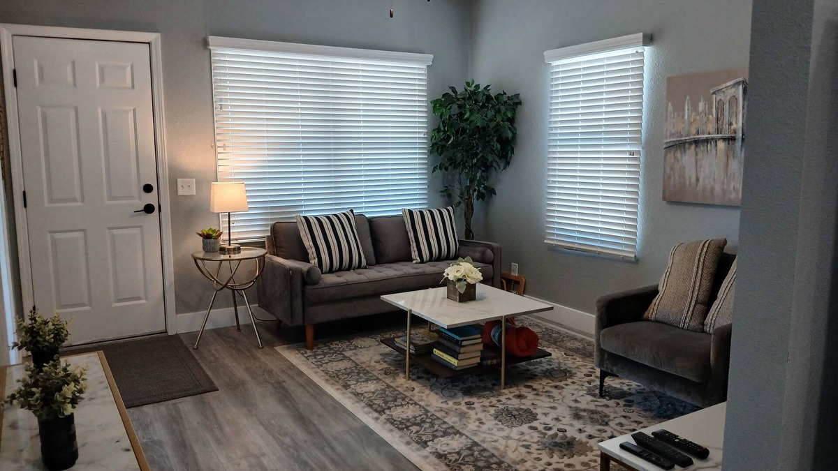 Atwater House | Charming 2-bedroom house with WiFi, AC in lovely Atwater